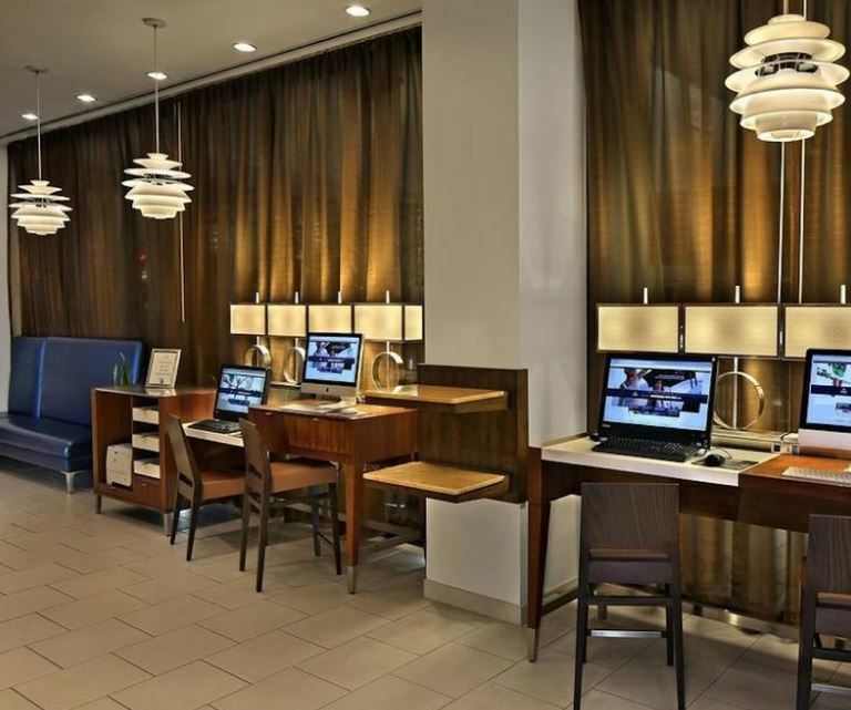 Doubletree By Hilton Hartford Downtown Exterior foto
